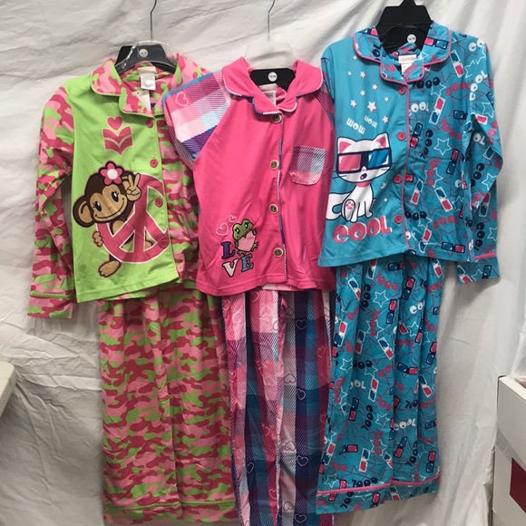 St. Eve Girls Other - St. Eve Girls 2 pc Coat Style Pajamas